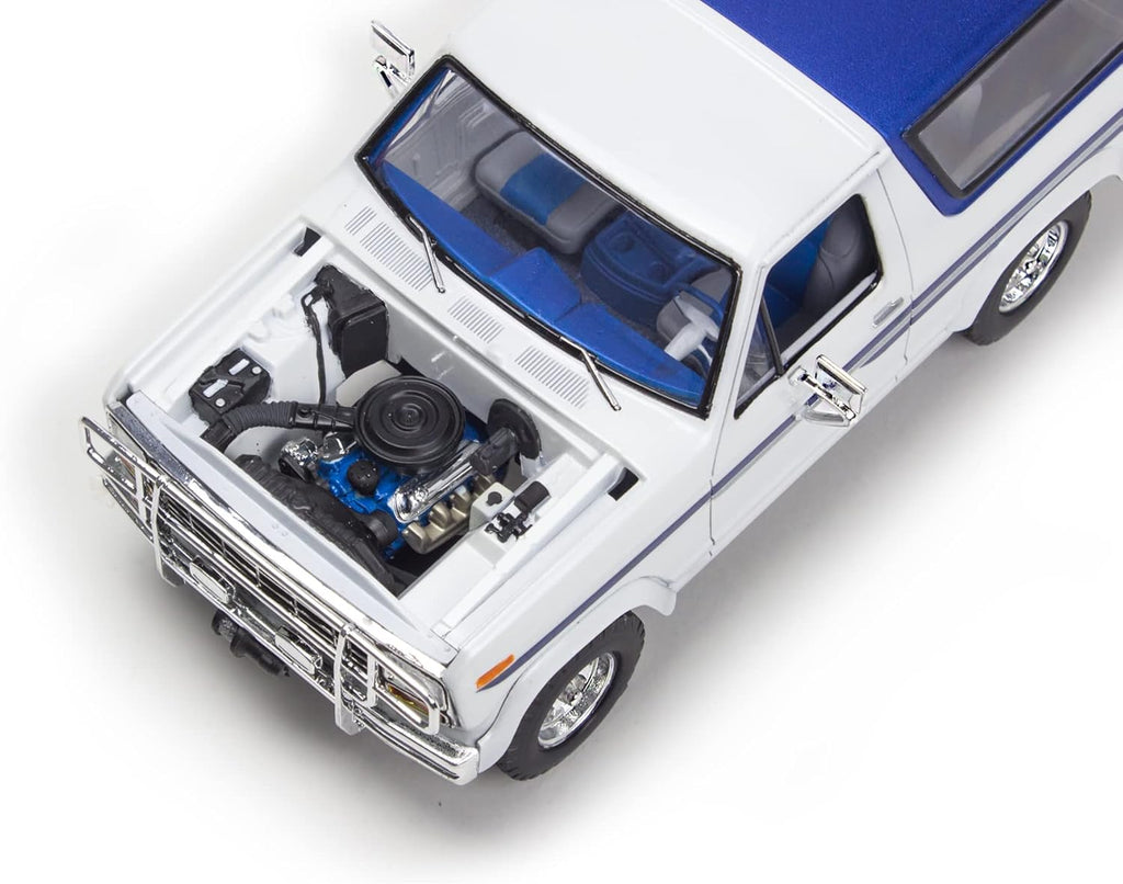 1:24 scale 157-Piece Model Truck Building Kit P511341