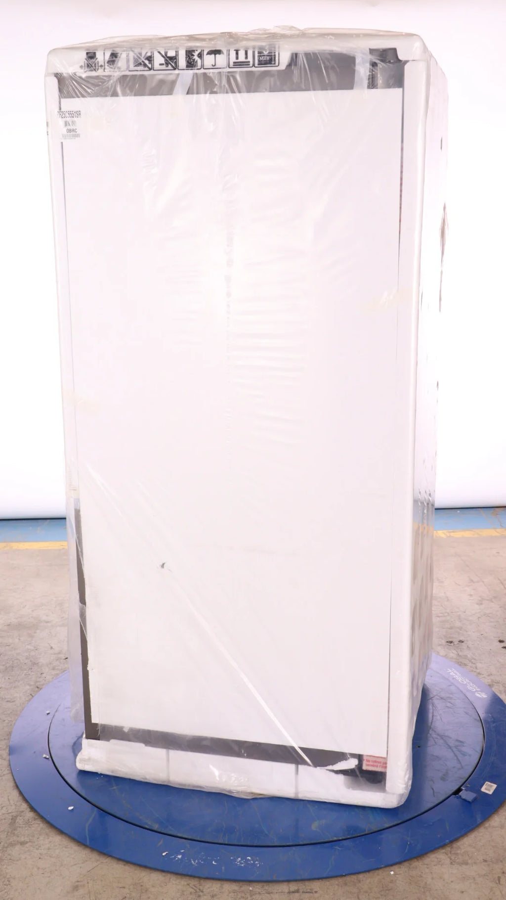 33 IN. 24.5 CU. FT. Stainless Steel French Door Refrigerator S8341
