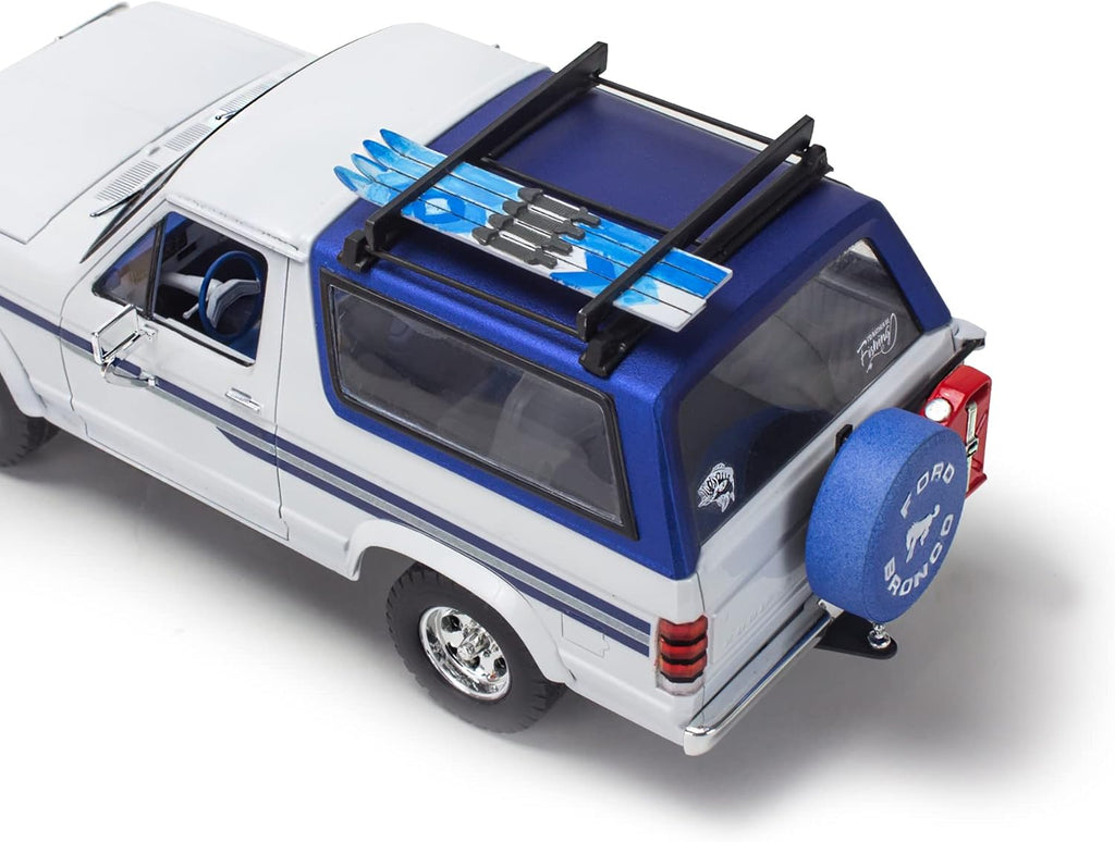 1:24 scale 157-Piece Model Truck Building Kit P511341