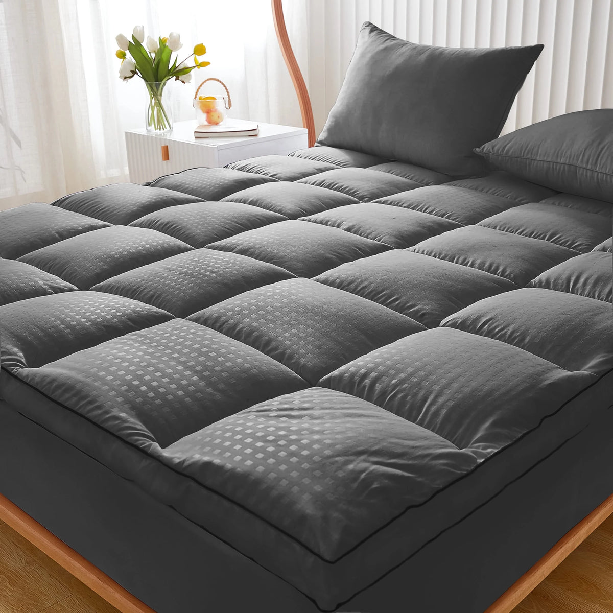 Queen Mattress Topper with Deep Pocket G94470