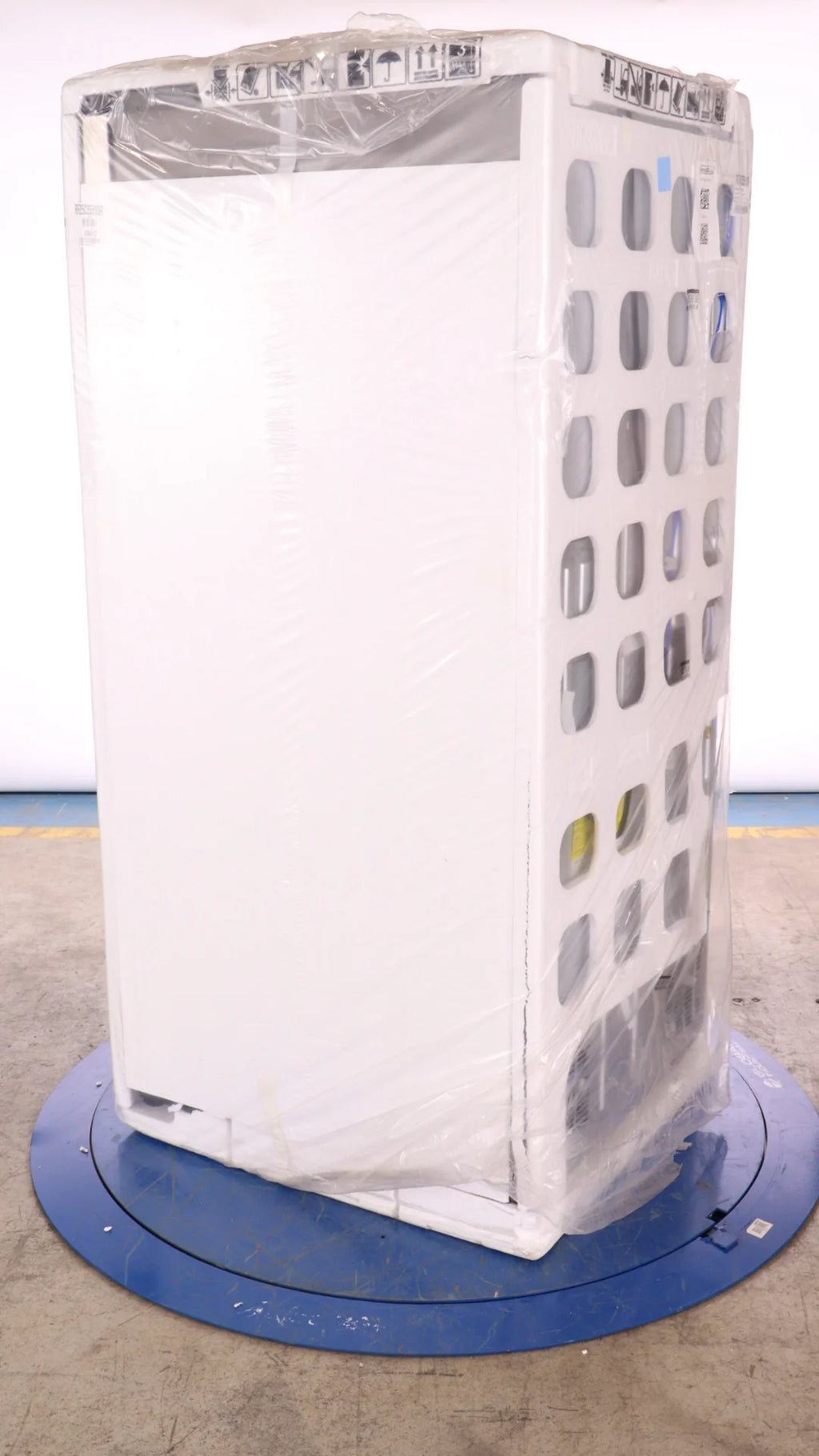 33 IN. 24.5 CU. FT. Stainless Steel French Door Refrigerator S8341