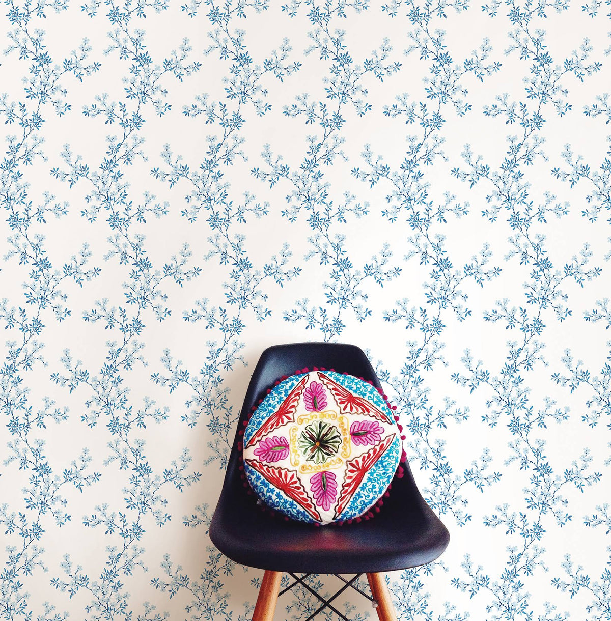 Blue Floral Trail Wallpaper G135